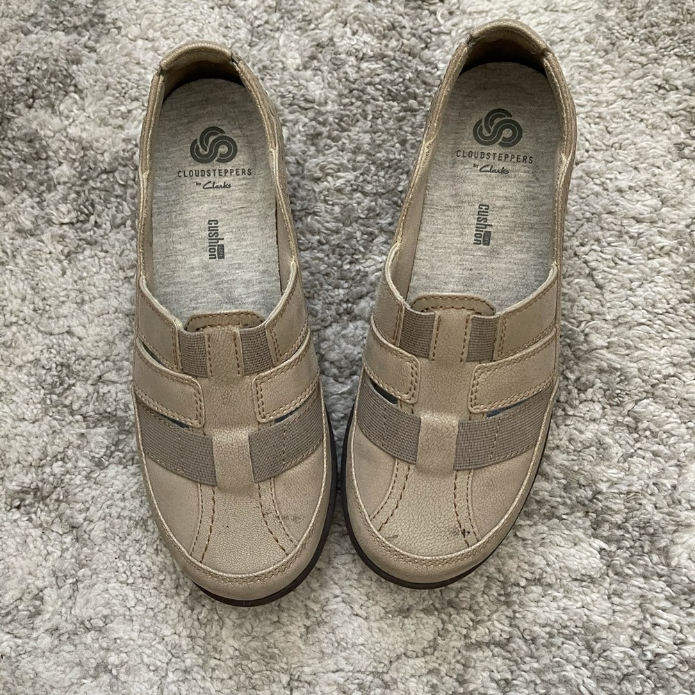 Women’s Size 6 Skechers